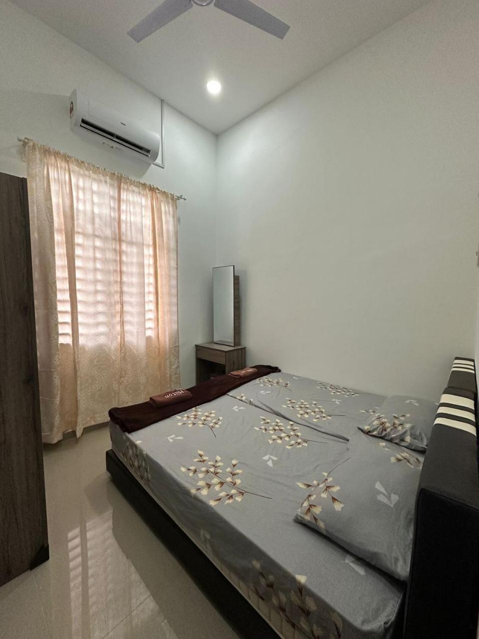 Homestay Kemaman Fyna08 Semi-D, 4 Bedrooms Dekat Pantai Кижал Екстериор снимка